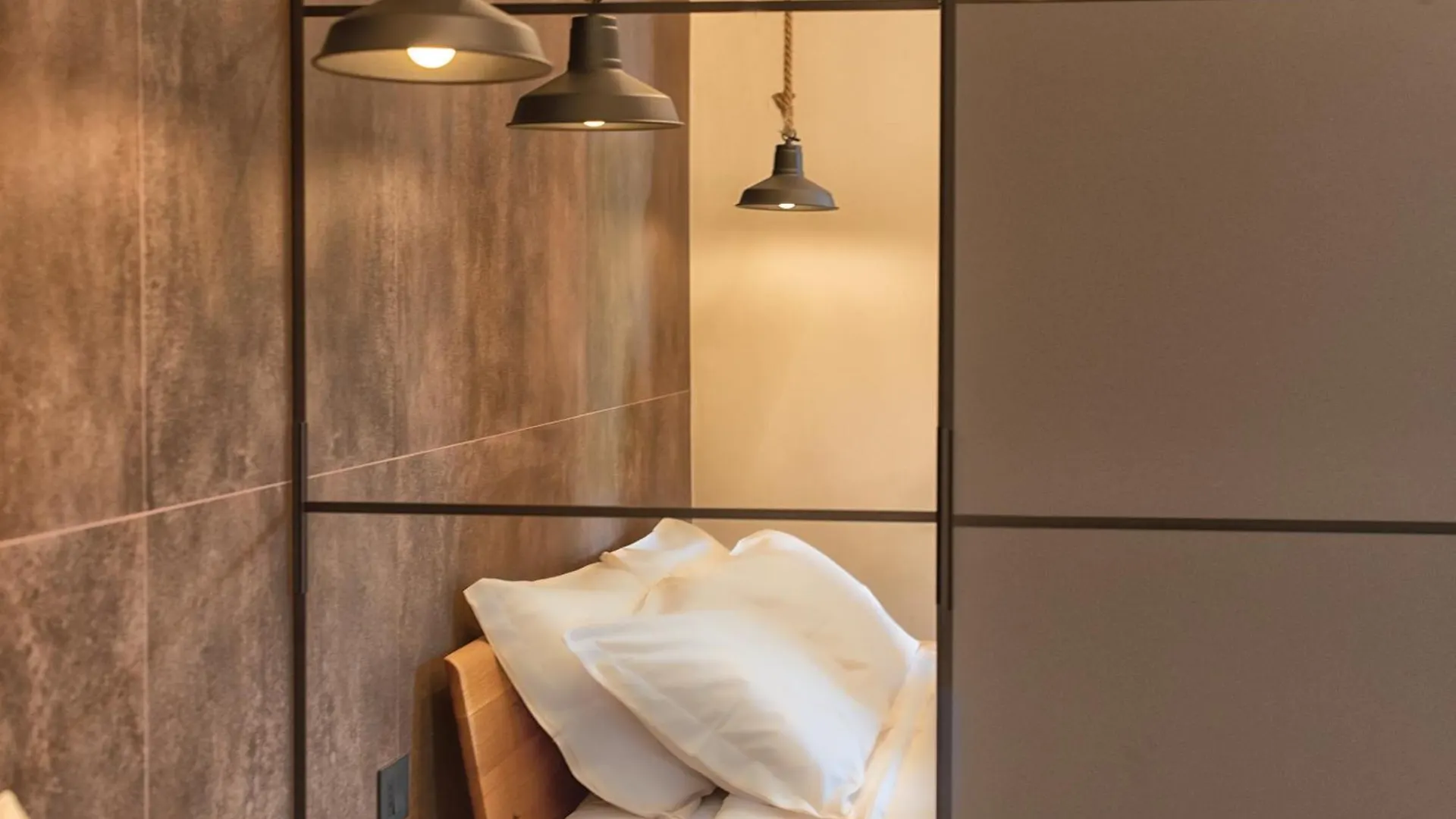 Industrial Design Luxury Studio In Nolo District Milan Italy